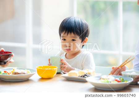 家庭餐桌 99603740