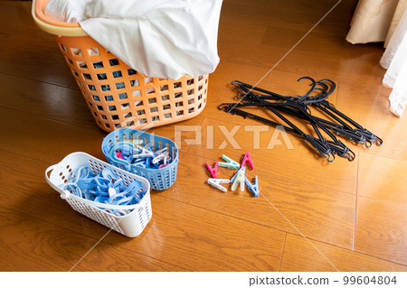 Preparing to dry the laundry 99604804