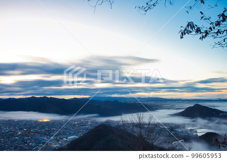 hyogo prefecture nishiwaki city yahazu mountain sea of clouds sunrise 99605953