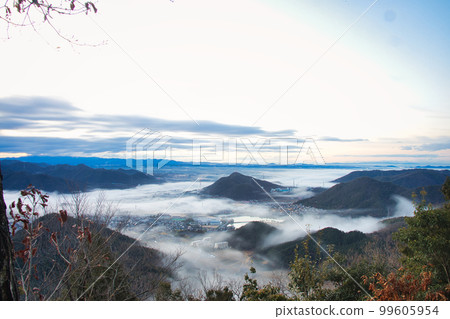 hyogo prefecture nishiwaki city yahazu mountain sea of clouds sunrise 99605954