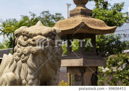 Komainu 和神社的燈籠 Komainu 和神社的燈籠 99606451