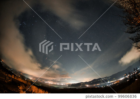 富士山、山梨縣、山中湖、全景甲板、夜景 99606836