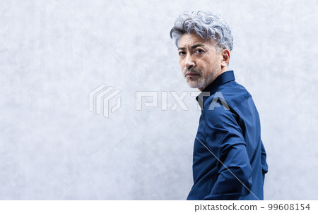 男性肖像美女形象 99608154