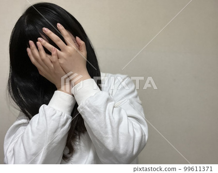 女人們感到震驚 女人們感到震驚 99611371