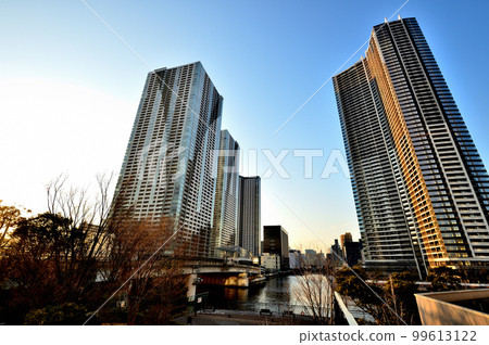晴海、勝哄、月島地區的高層公寓景觀 晴海、勝哄、月島地區的高層公寓景觀 99613122