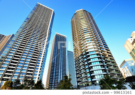 Scenery of high-rise condominiums in the Harumi, Kachidoki, and Tsukishima areas 99613161