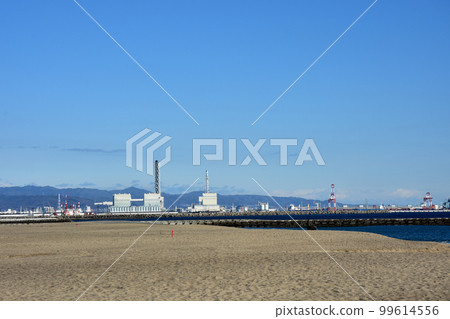 從安字浦海水浴場眺望的常陸那珂火力發電站 99614556