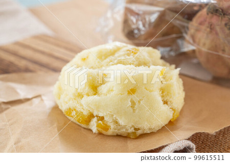 Steamed sweet potato bread 99615511