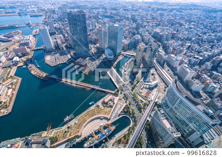 日本橫濱城市景觀 橫濱城市景觀。可以看到櫻木町站、新巴士轉盤、索道等。 99616828