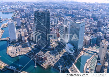 Cityscape of Yokohama, Japan View of the streets of Yokohama, etc. 99617313