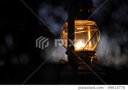 帶燈籠的露營之夜 99618778
