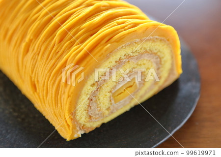 Roll cake style Mont Blanc cake Roll cake style Mont Blanc cake 99619971