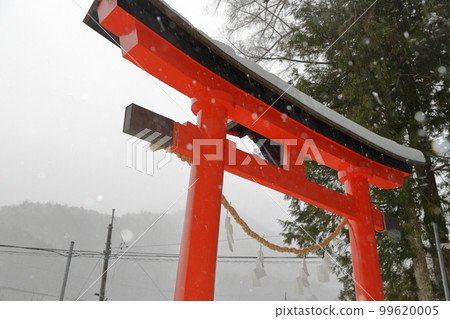 飄雪的神社（長野縣鹽尻市奈良井宿新神社） 99620005