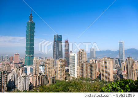 台北市，台灣象山，從天文台看到的台北城市景觀（煙花平台） 99621899