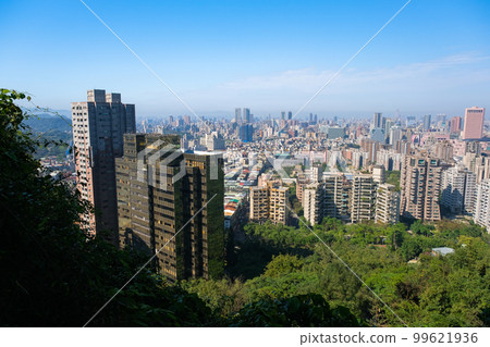 Taipei City, Taiwan Elephant Mountain, the cityscape of Taipei seen from the observatory (Fireworks Platform) Taipei City, Taiwan Elephant Mountain, the cityscape of Taipei seen from the observatory (Fireworks Platform) 99621936