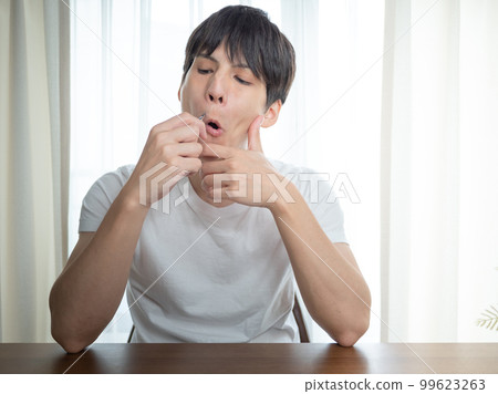 拔鬍子的人 99623263