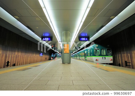 [Keihan] Nakanoshima Line Nakanoshima Station 13000 series and 2200 series 99630697