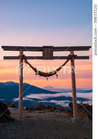 車山的黎明（從車山神社眺望富士山） 99633320