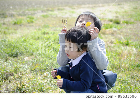 A child A child 99633596