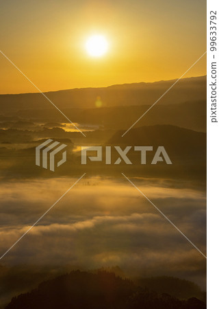 The sea of clouds in Kukuto basin The sea of clouds in Kukuto basin 99633792