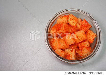 It's radish dumplings. It's radish dumplings. 99638606