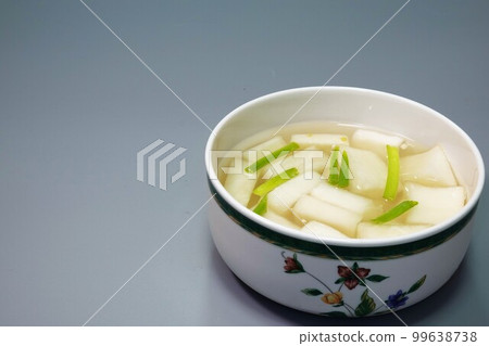 It is dongchimi. It is dongchimi. 99638738