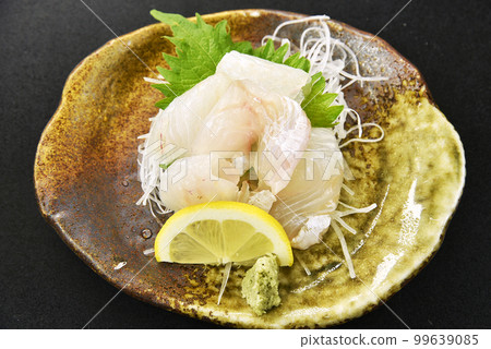 Flounder in kombu seaweed 99639085