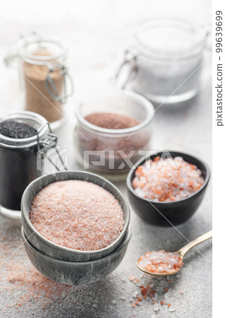 Bowls with assorted speciality salt Bowls with assorted speciality salt 99639699