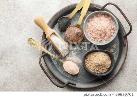 Bowls with assorted speciality salt Bowls with assorted speciality salt 99639701