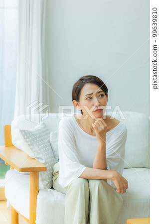 活著的女士 活著的女士 99639810