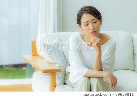 活著的女士 99639811