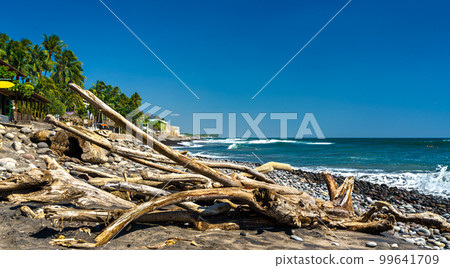 El Tunco Beach in El Salvador, Central America 99641709