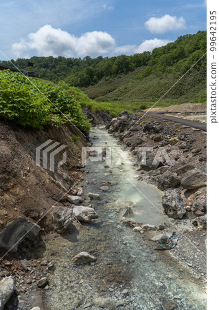北海道新雪谷大湯沼 99642195