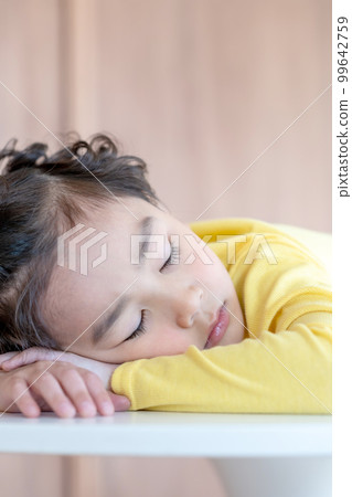 春季兒童生活方式表達健康 春季兒童生活方式表達健康 99642759