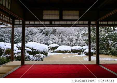 Kyoto City Shisendo Jozanji Temple Snow scene in the Chinese style garden Kyoto City Shisendo Jozanji Temple Snow scene in the Chinese style garden 99643833