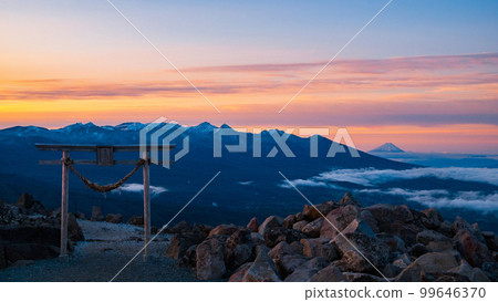Dawn of Kurumayama (View of Yatsugatake and Mt. Fuji from Kurumayama Shrine) Dawn of Kurumayama (View of Yatsugatake and Mt. Fuji from Kurumayama Shrine) 99646370