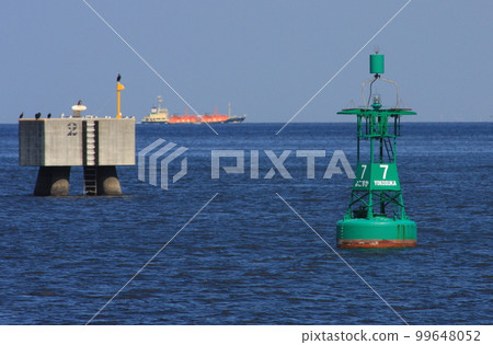 海上自衛隊橫須賀消磁站、繫泊設施和浮標 海上自衛隊橫須賀消磁站、繫泊設施和浮標 99648052