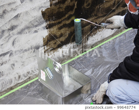 Coating work to prevent peeling of concrete structures (primer application status) 99648774