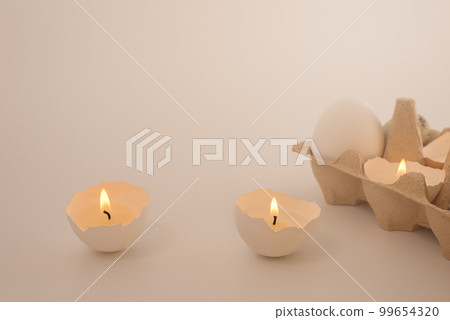 Candle in eggshell 99654320