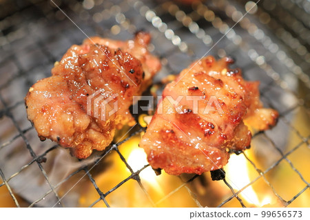 Japanese black beef grilled meat (medium-sized ribs) Japanese black beef grilled meat (medium-sized ribs) 99656573