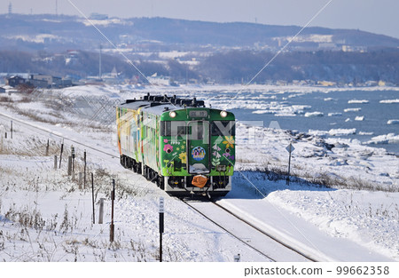 Kushiro Main Line Mokoto-Kitahama JR Hokkaido Kiha 40-1779 (Kushiro) Eastern Hokkaido Forest Blessing Drift Ice Story 99662358