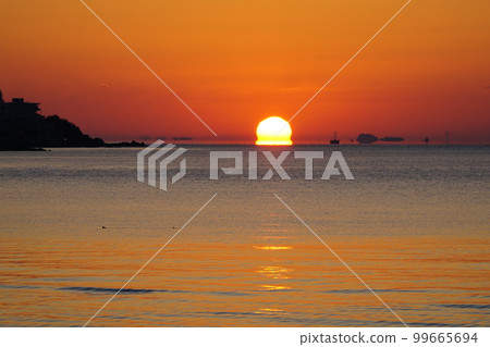 日出早晨的太陽 日出早晨的太陽 99665694