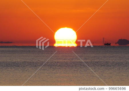 日出早晨的太陽 日出早晨的太陽 99665696