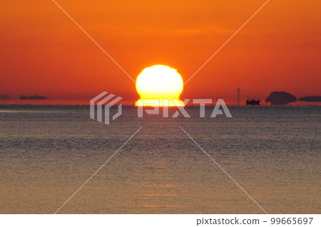 日出早晨的太陽 日出早晨的太陽 99665697