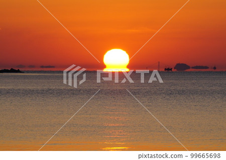 日出早晨的太陽 日出早晨的太陽 99665698