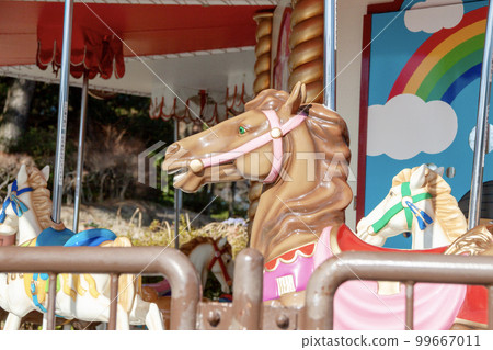 Merry-go-round horse up (Minami Park, Okazaki City, Aichi Prefecture) Merry-go-round horse up (Minami Park, Okazaki City, Aichi Prefecture) 99667011