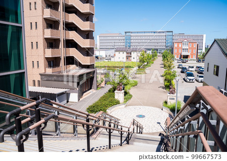[Otagawa Station] The stairs of the pedestrian deck and the scenery of the square 99667573