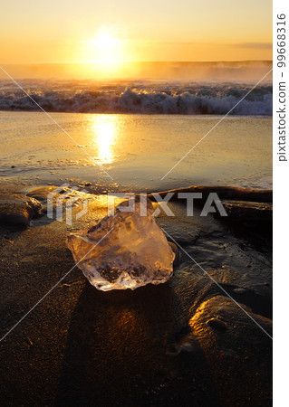 Jewelry Ice Jewelry Ice 99668316