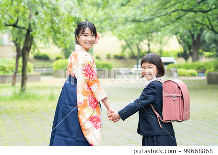 Graduation ceremony hakama sisters Graduation ceremony hakama sisters 99668868