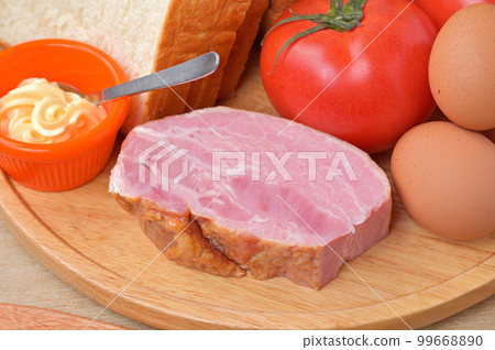 三明治，BLT 三明治配料圖像，烹飪圖像。麵包、厚片培根、西紅柿等。 99668890